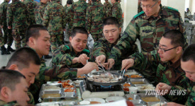 삽겹살 구워먹는 부대 식당