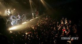 열정적인 Wolf M 콘서트