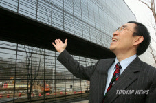 백남준미술관 찾은 캔 백 하쿠다씨