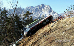 미시령 동서관통도로에서 트럭 이탈