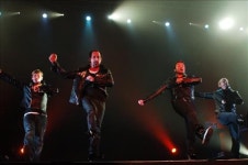 <화음ㆍ춤 조화된 백스트리트보이스 콘서트>