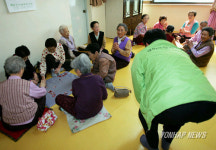 노인정 찾은 후보