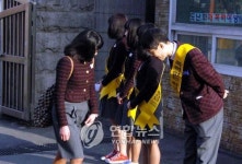 <사람들> `교복입은 학생부장 인천 김종표 교사