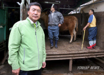 손학규 대표 축산물공판장 방문