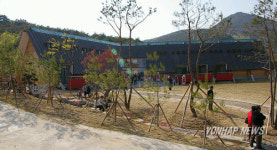 하동 이명산 자락에 개관한 이병주문학관