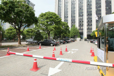 주차 유료화 이후 한산한 정부중앙청사 주차장
