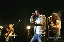 日서 콘서트 연 윤도현밴드