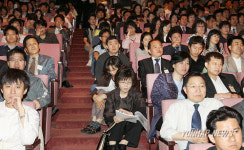 복도까지 꽉찬 교육관심