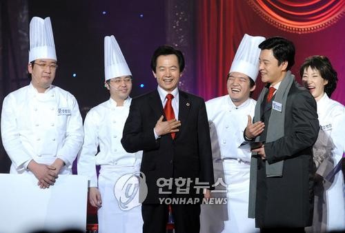 허경영 국가혁명당 명예대표, 사기와 성추행으로 구속기소…범죄 수익 389억 원 추징