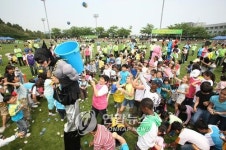 <현대重 외국인감독관체육대회..우린 한가족>