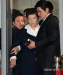 김순애헤어아트 | 법정 들어서는 김순애씨
