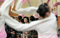 김 여사, 베이징 무도학교 방문