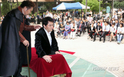 청계천에서 춘희와 만나세요