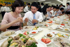 대우자동차판매(주) 창사16주년 기념 삼계탕 파티