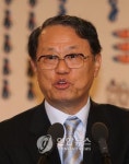 소감 밝히는 정정길 대통령실장