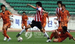 국가대표 고교생 윤빛가람 돌파