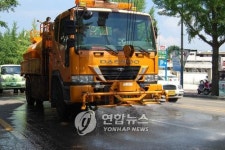 <전주시는 지금 더위와 전쟁중>