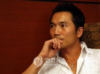 대만출신 영화배우 콜린 초우 방한