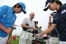 클럽 디자이너 로저 클리브랜드 방한