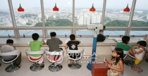 강릉시청 도서관서 더위 쫓아요