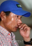 눈물 글썽이는 김재수 K2원정대장