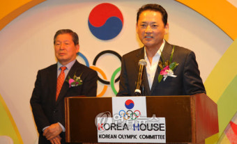 <올림픽> 유인촌장관 한국의밤서 선전축하