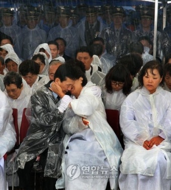 순직 소방관 유가족들의 슬픔