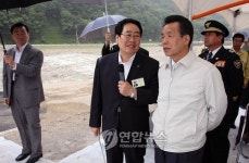 한총리, 한계천 복구현장 방문