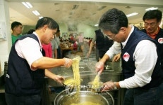 한전 김쌍수사장 이천서 봉사활동