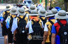 내일의 희망 향해 출발