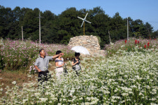 주민 땀 밴 `구미 무을 생태공원 인기예감