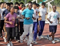 육상스타들과 함께 구보를