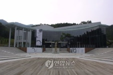 지난해 8월 문을 연 이천시립월전미술관