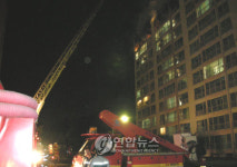 청원 아파트 화재..2명 사망