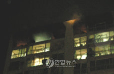 청원 아파트 화재..2명 사망
