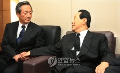 정몽준 최고위원 손잡은 YS
