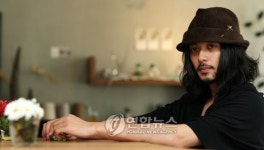 日 배우 오다기리 조