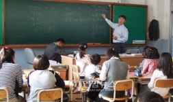 중국어 가르치는 중국인 파견공무원