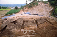 고려시대 최대 제철공장 유적 발굴