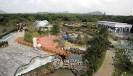 제주서 문을 여는  유리의 성