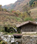 쉼없이 도는 100년 된 정선 물레방아