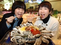 제철맞은 햇 굴 싸게 드세요~