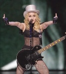 마돈나 이혼 슬프지만 일이 있어서 감사