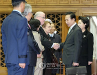 이 대통령 귀국