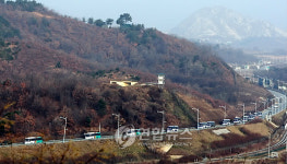 철수하는 금강산 관광버스