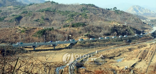 철수하는 금강산 관광버스