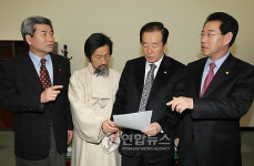 분주한 한미 FTA 비상시국회의