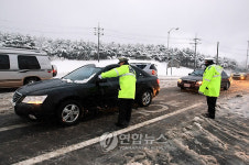 부분 통제되는 미시령 동서관통도로