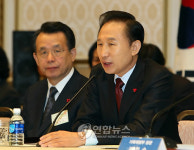 업무보고 참석한 이 대통령