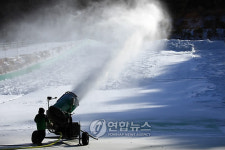 태백산 눈썰매장 개장 못해 애탄다